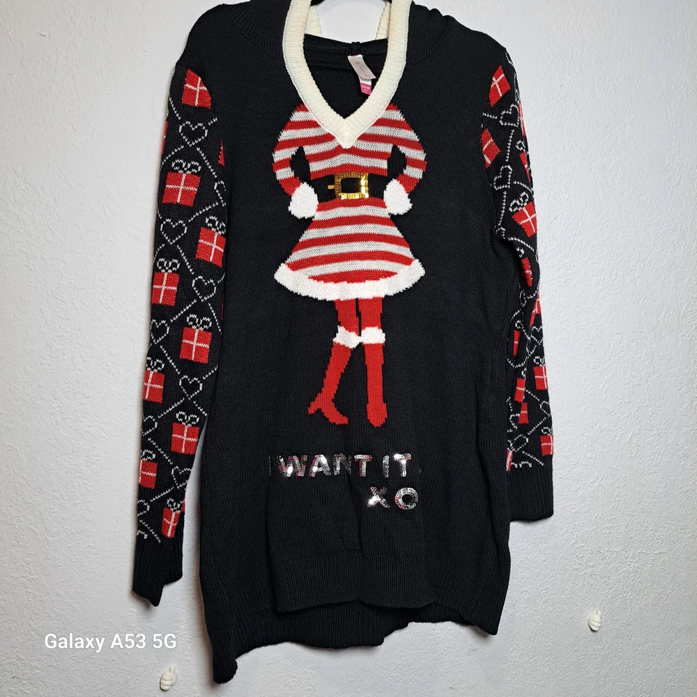 No Boundaries Black and Red V-Neck Sweater Size XXXL